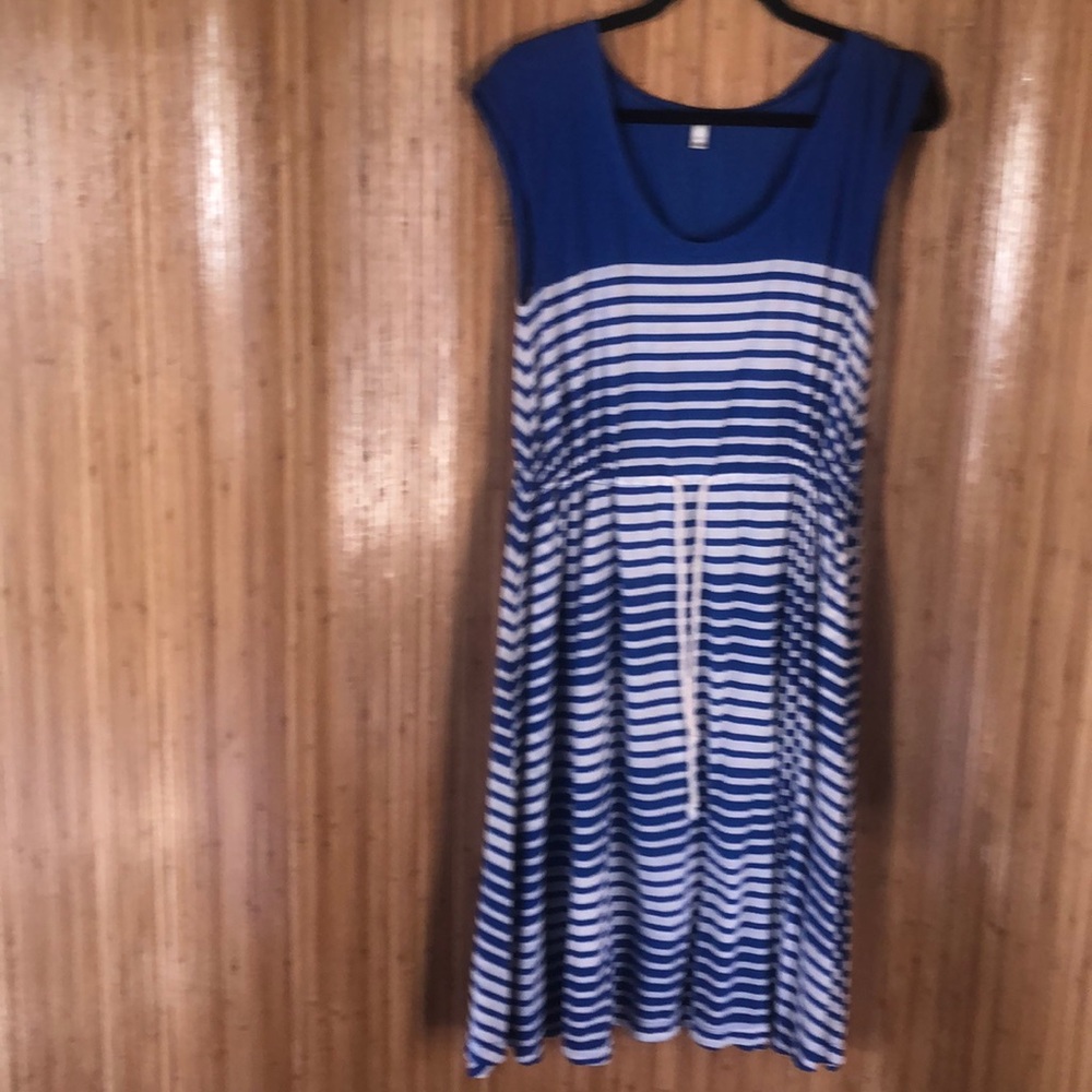 Gap dress size small but can fit a medium.
